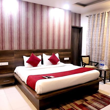 Hotel Hollywood Heights Near Railway Station Amritsar Exterior photo