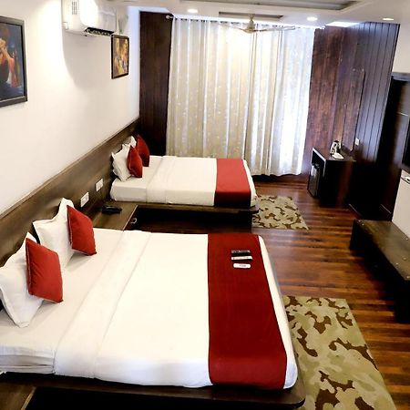 Hotel Hollywood Heights Near Railway Station Amritsar Exterior photo
