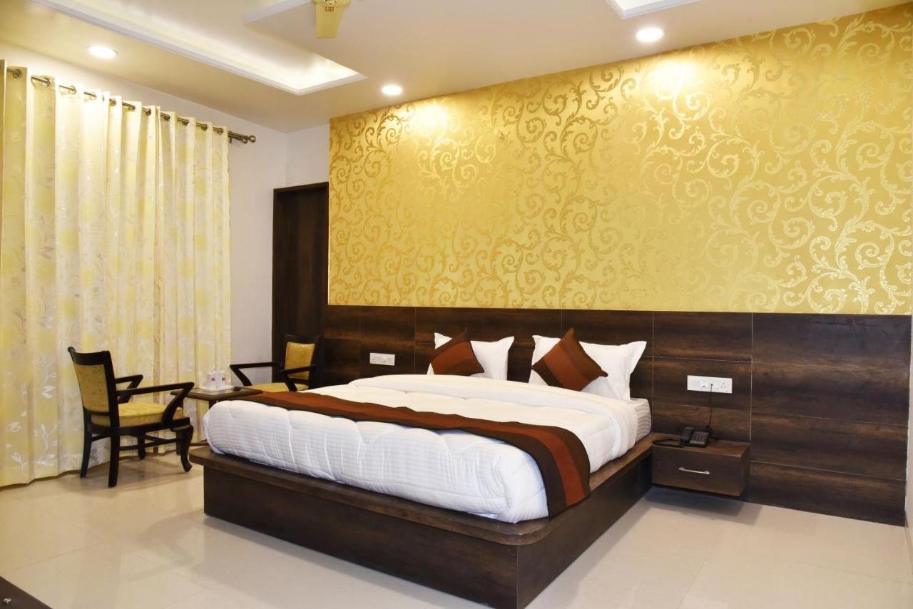 Hotel Hollywood Heights Near Railway Station Amritsar Exterior photo