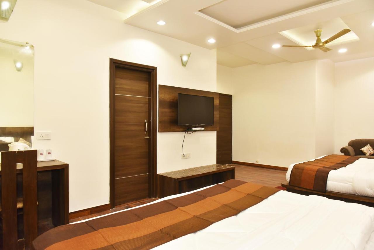 Hotel Hollywood Heights Near Railway Station Amritsar Exterior photo