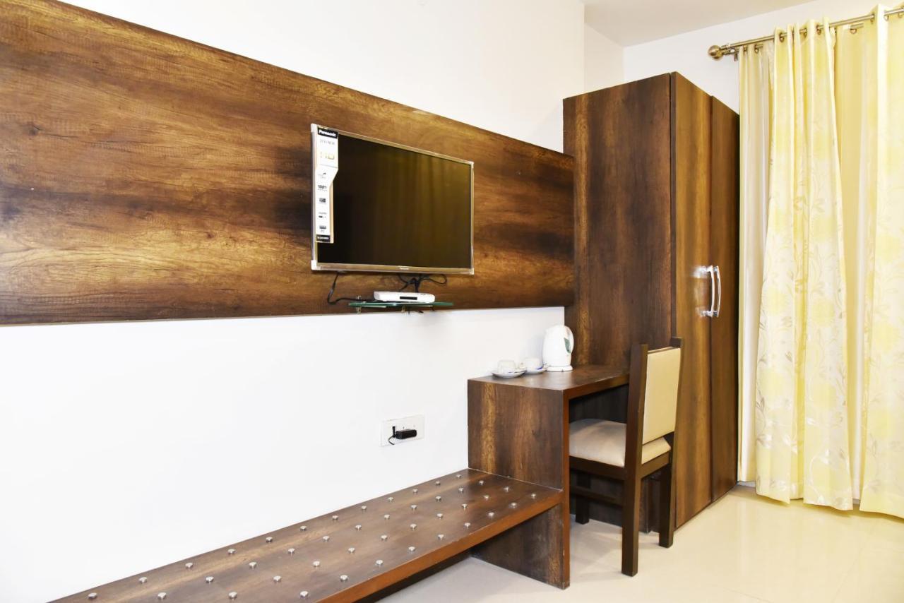 Hotel Hollywood Heights Near Railway Station Amritsar Exterior photo