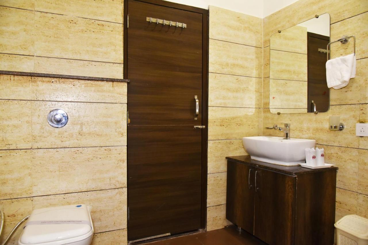 Hotel Hollywood Heights Near Railway Station Amritsar Exterior photo
