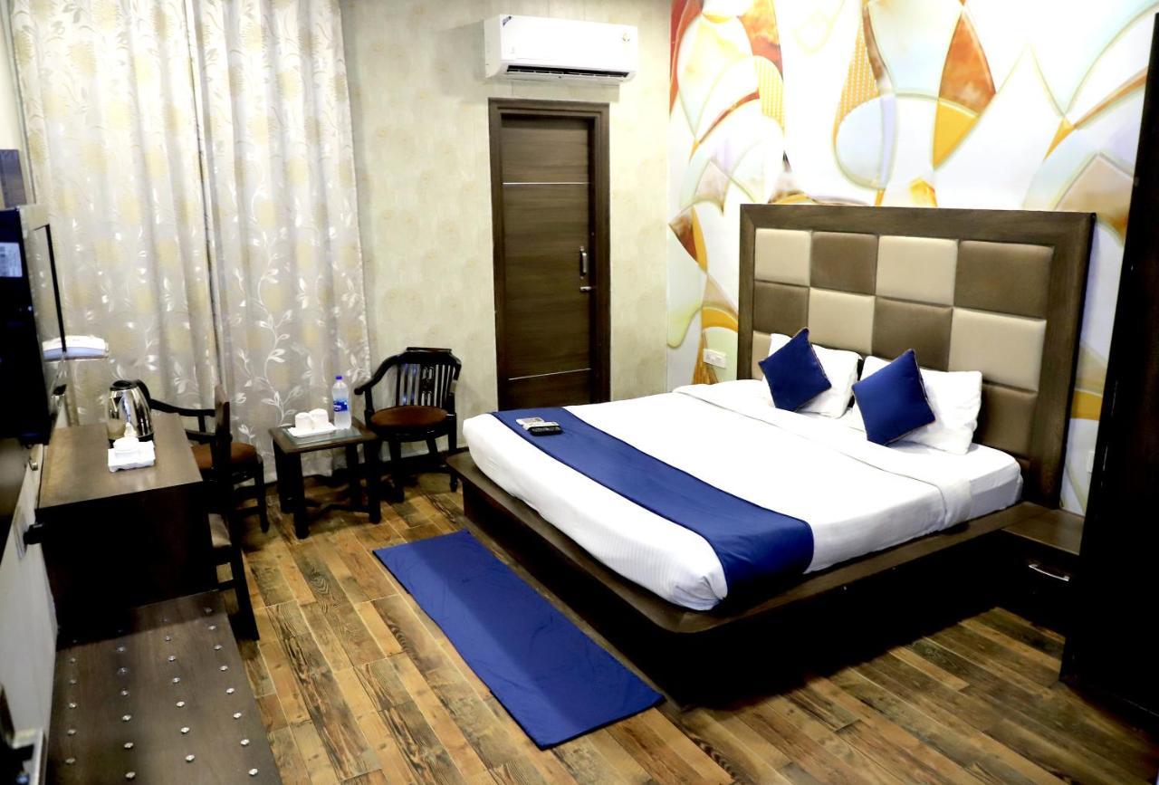 Hotel Hollywood Heights Near Railway Station Amritsar Exterior photo